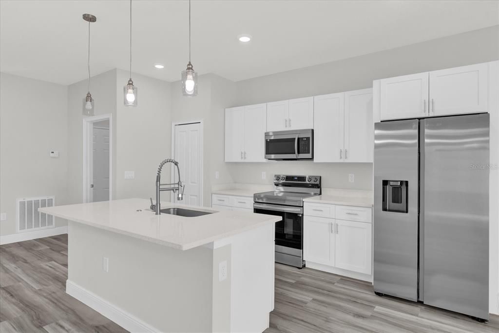 В аренду: $2,100 (4 спален, 3 ванн, 1865 Квадратных фут)