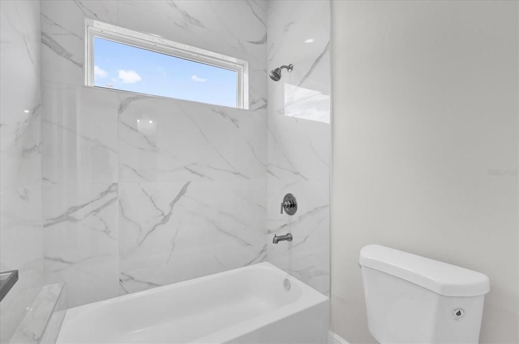 В аренду: $2,100 (4 спален, 3 ванн, 1865 Квадратных фут)