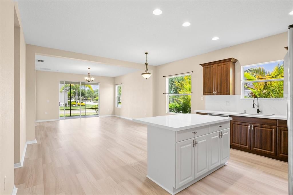 For Rent: $2,500 (3 beds, 2 baths, 1760 Square Feet)