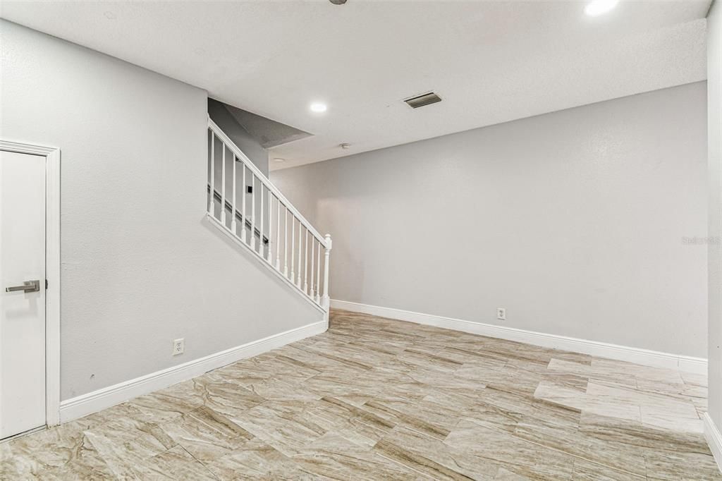 На продажу: $219,900 (2 спален, 2 ванн, 1560 Квадратных фут)