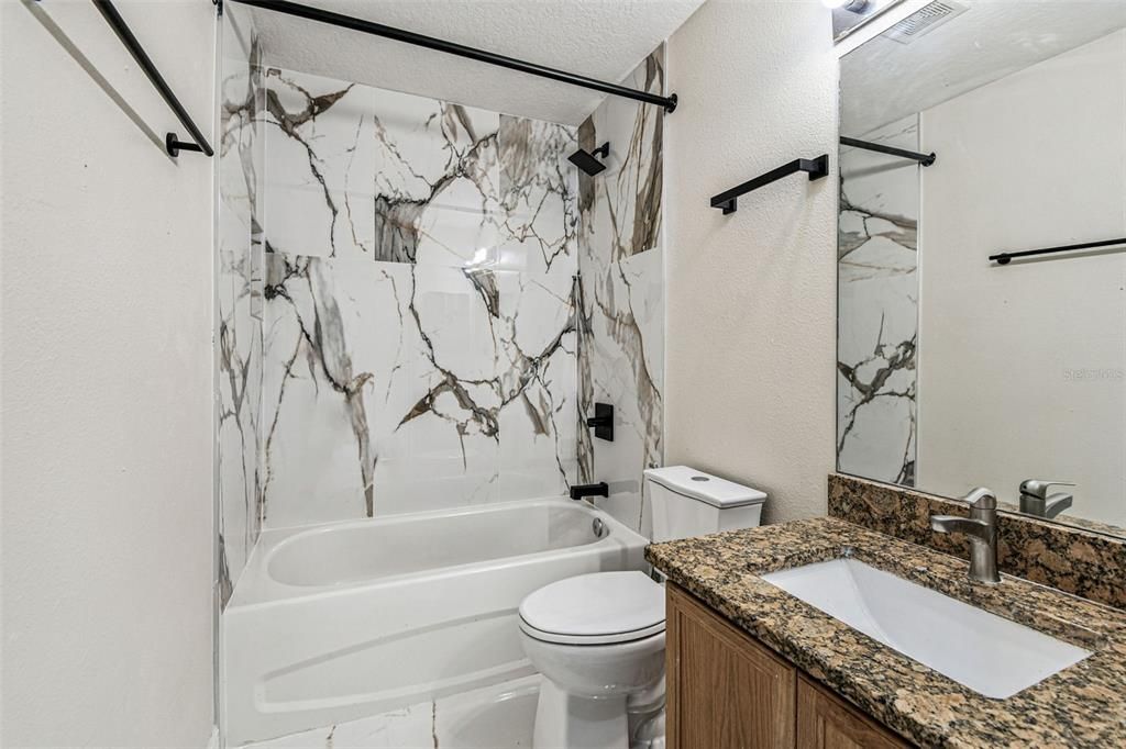 На продажу: $219,900 (2 спален, 2 ванн, 1560 Квадратных фут)