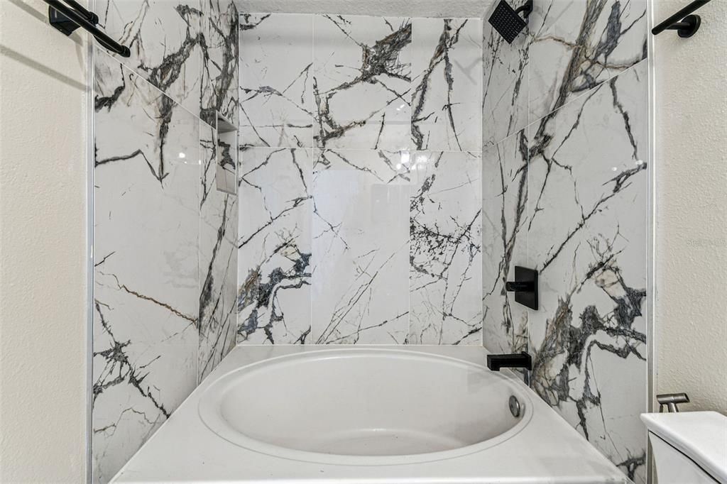 На продажу: $219,900 (2 спален, 2 ванн, 1560 Квадратных фут)