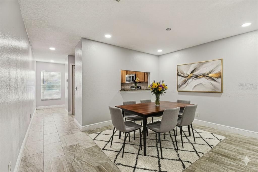 На продажу: $219,900 (2 спален, 2 ванн, 1560 Квадратных фут)