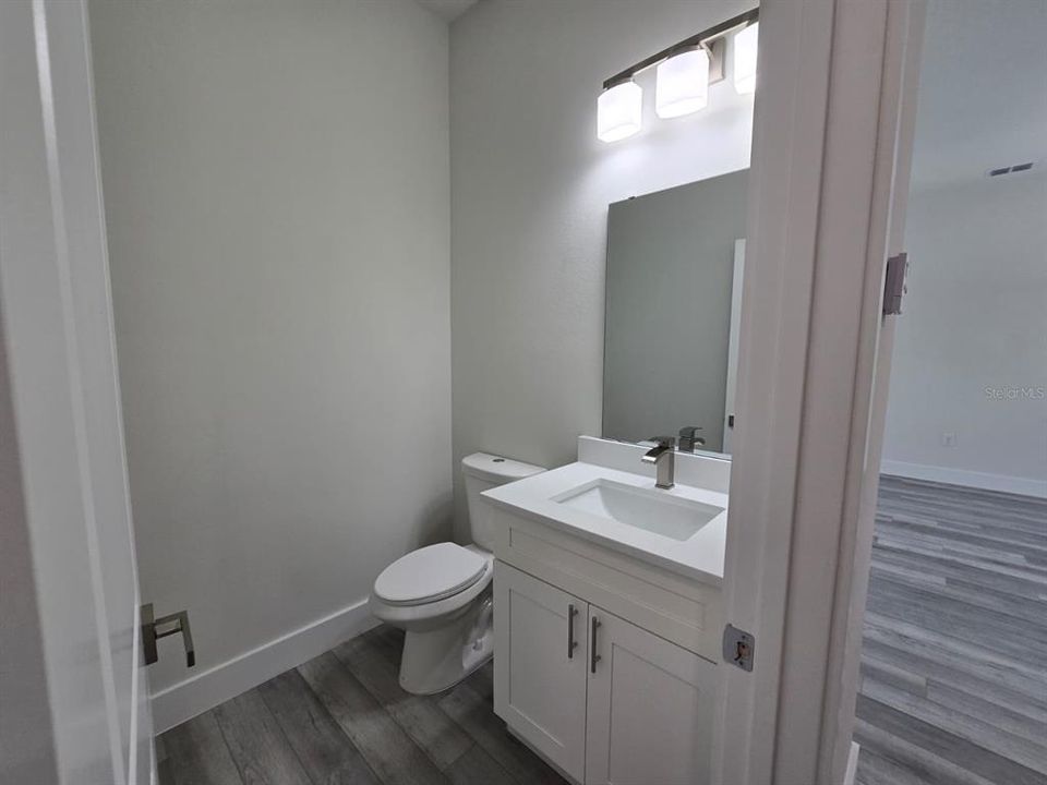 На продажу: $379,900 (4 спален, 2 ванн, 1695 Квадратных фут)