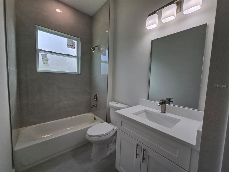 На продажу: $379,900 (4 спален, 2 ванн, 1695 Квадратных фут)