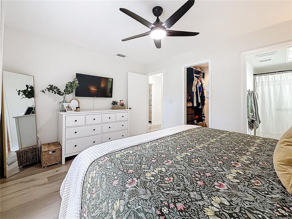 For Rent: $3,800 (3 beds, 2 baths, 1438 Square Feet)