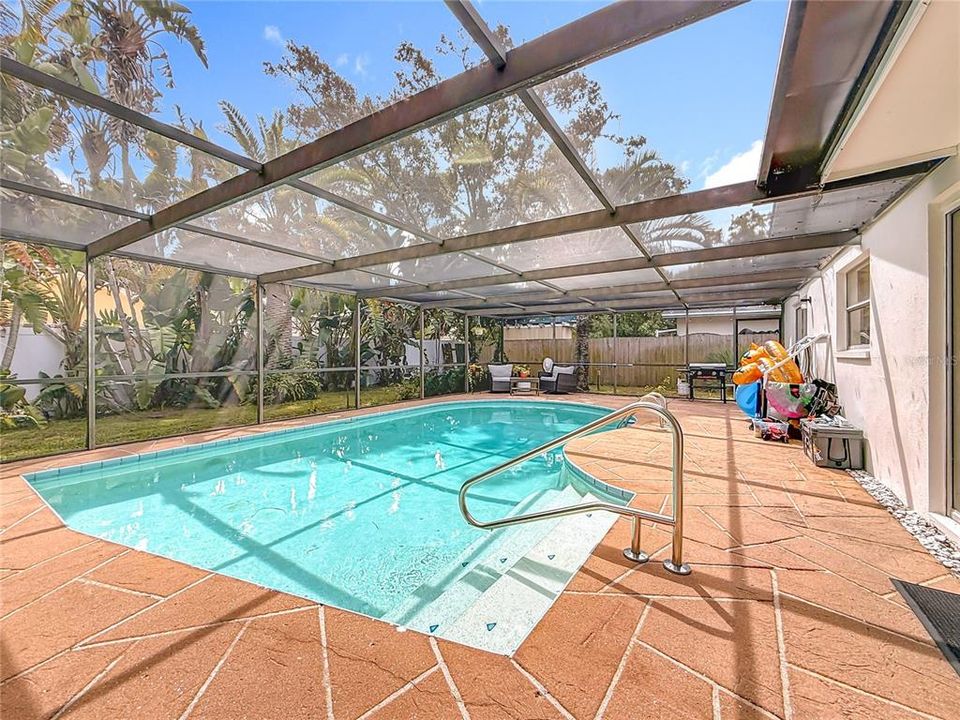 For Rent: $3,800 (3 beds, 2 baths, 1438 Square Feet)