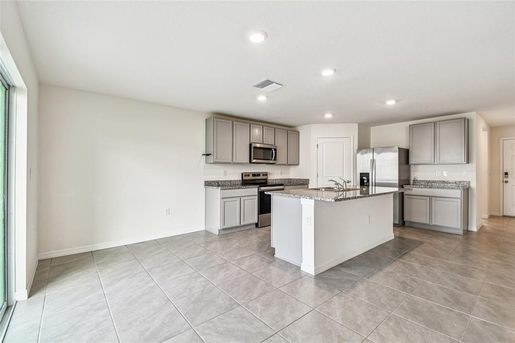 For Sale: $505,000 (4 beds, 3 baths, 2435 Square Feet)