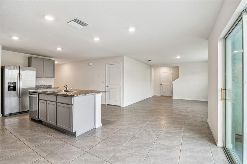 For Sale: $505,000 (4 beds, 3 baths, 2435 Square Feet)