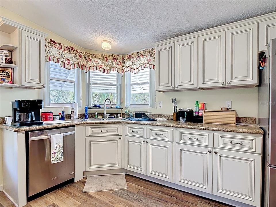 For Sale: $178,000 (2 beds, 2 baths, 1316 Square Feet)