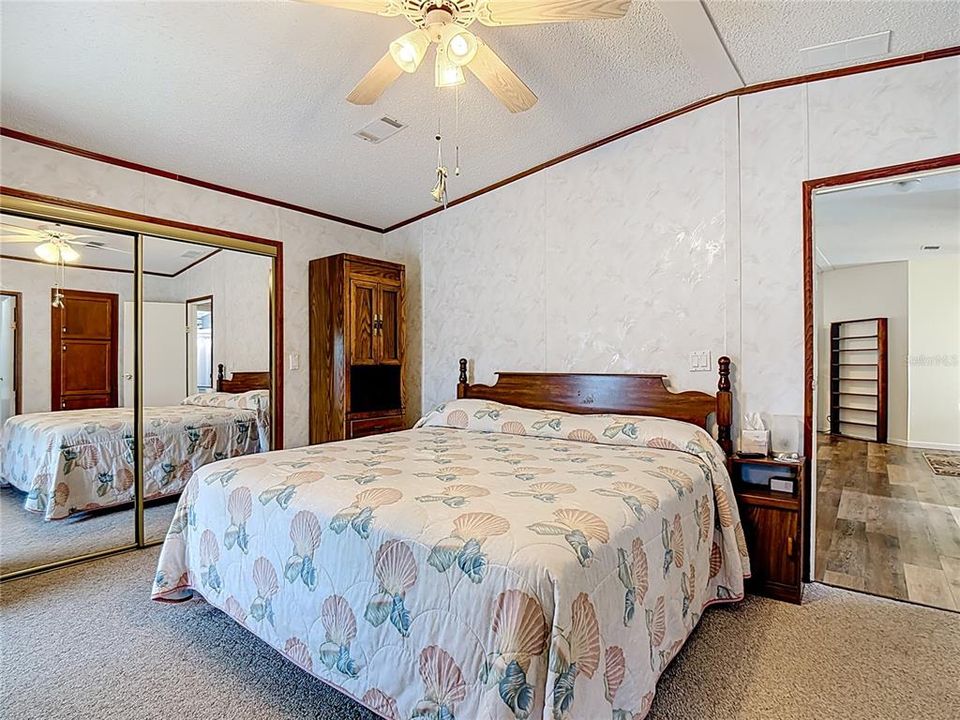 For Sale: $178,000 (2 beds, 2 baths, 1316 Square Feet)