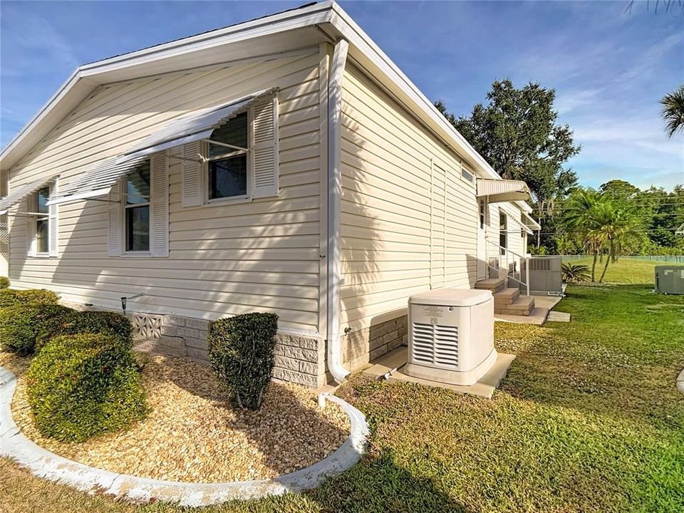 For Sale: $178,000 (2 beds, 2 baths, 1316 Square Feet)