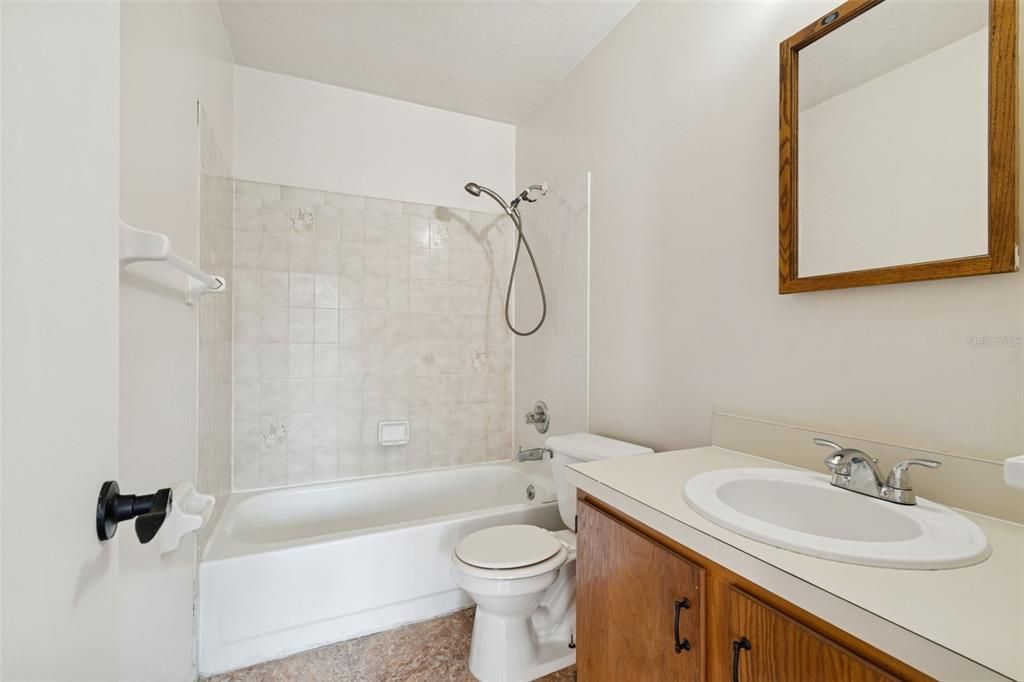 For Rent: $1,300 (2 beds, 2 baths, 1133 Square Feet)