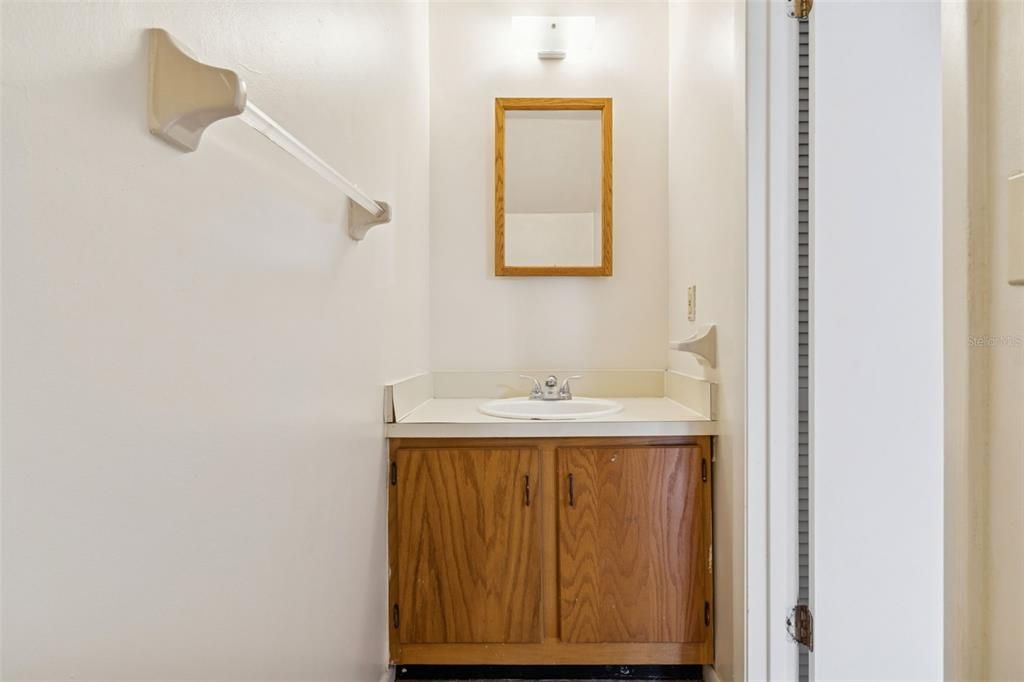 For Rent: $1,300 (2 beds, 2 baths, 1133 Square Feet)