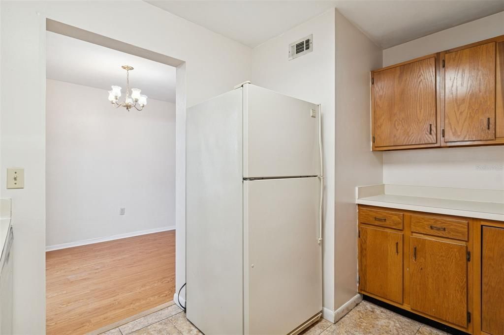 For Rent: $1,300 (2 beds, 2 baths, 1133 Square Feet)