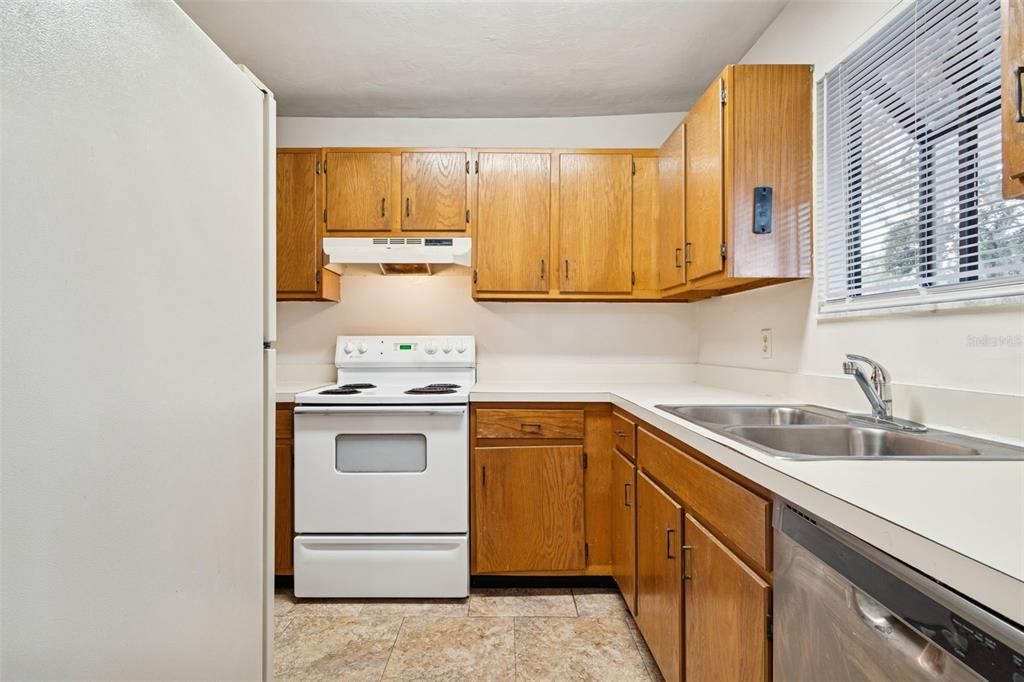 For Rent: $1,300 (2 beds, 2 baths, 1133 Square Feet)