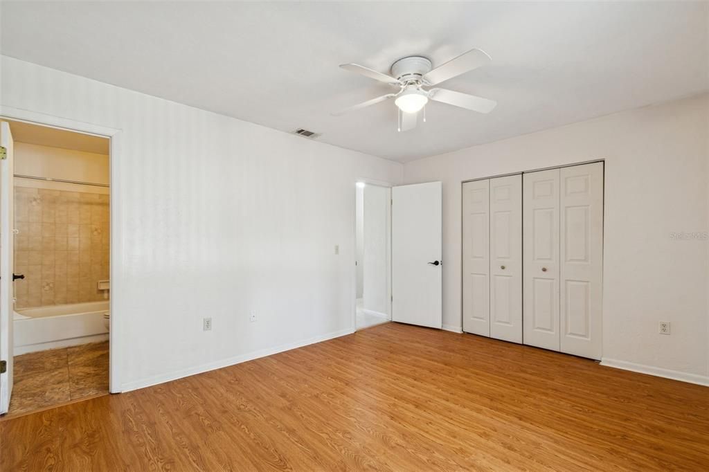 For Rent: $1,300 (2 beds, 2 baths, 1133 Square Feet)