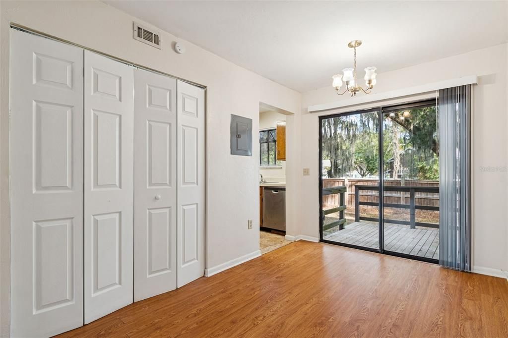 For Rent: $1,300 (2 beds, 2 baths, 1133 Square Feet)