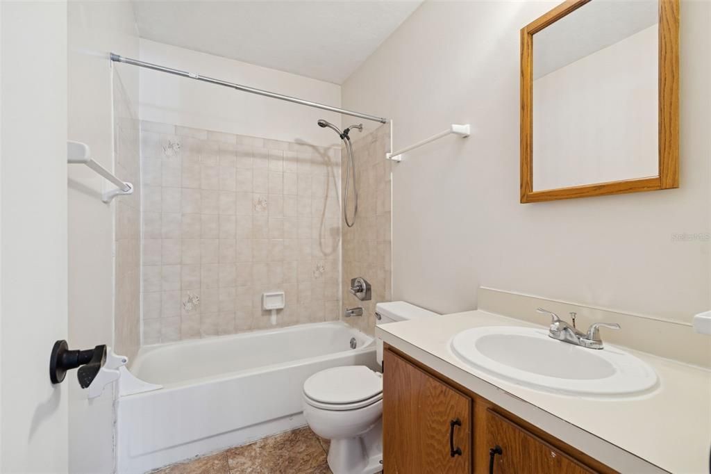 For Rent: $1,300 (2 beds, 2 baths, 1133 Square Feet)