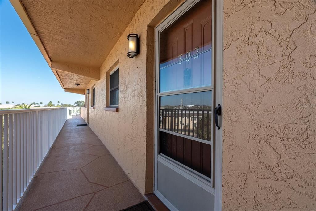 出租: $2,500 (2 贝兹, 2 浴室, 900 平方英尺)