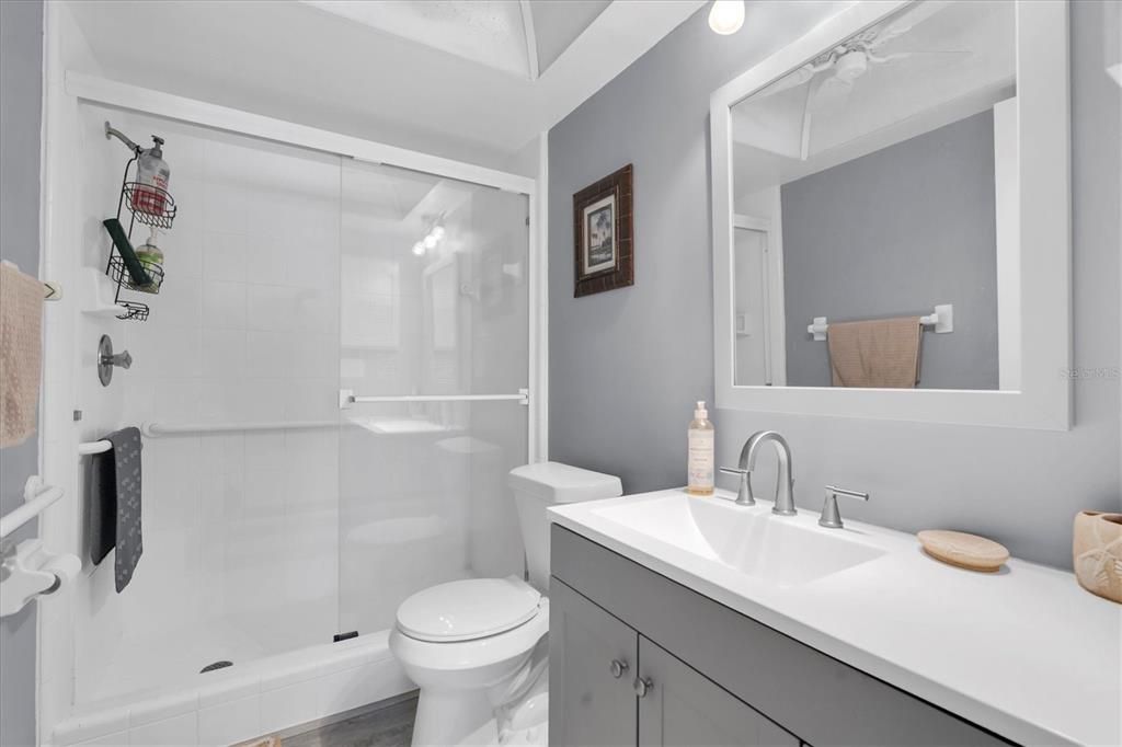 出租: $2,500 (2 贝兹, 2 浴室, 900 平方英尺)