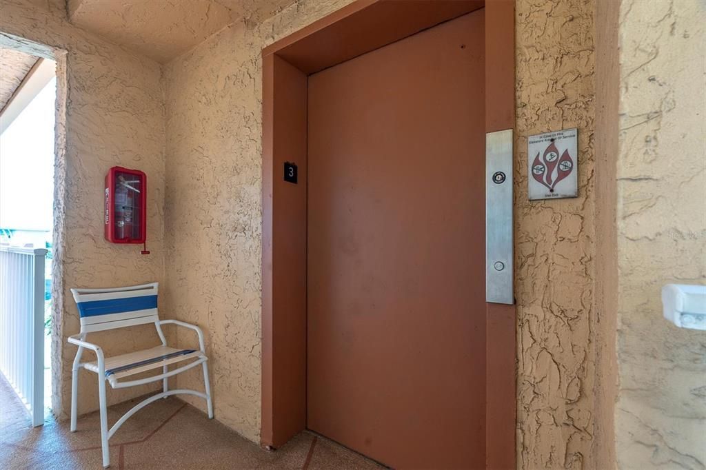 出租: $2,500 (2 贝兹, 2 浴室, 900 平方英尺)