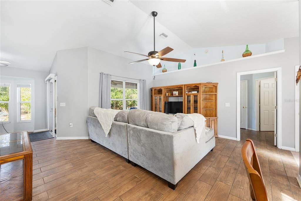 待售: $259,000 (3 贝兹, 2 浴室, 1470 平方英尺)