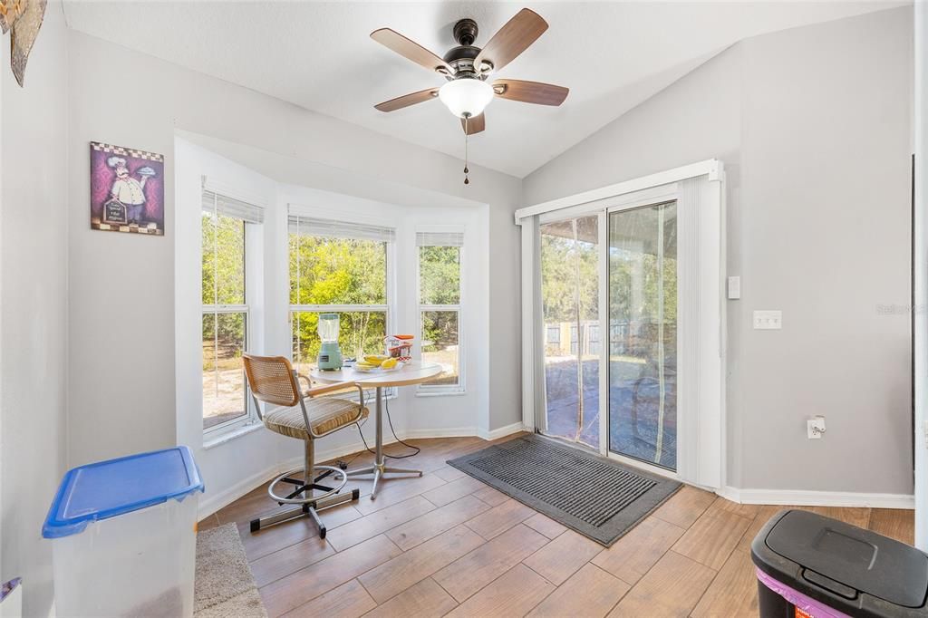 待售: $259,000 (3 贝兹, 2 浴室, 1470 平方英尺)