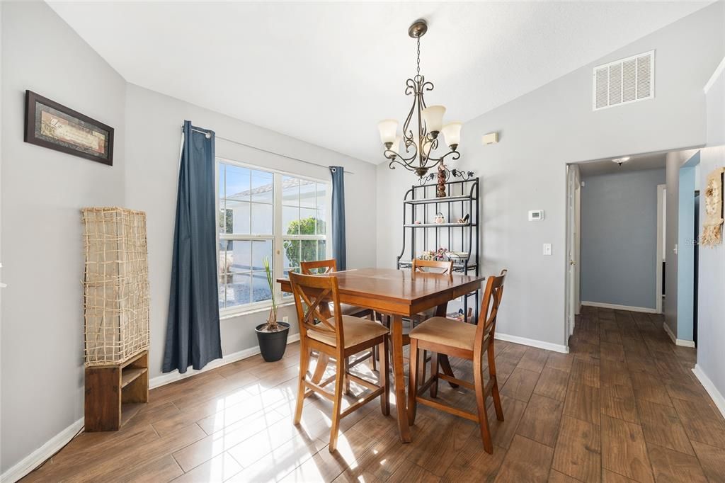 待售: $259,000 (3 贝兹, 2 浴室, 1470 平方英尺)