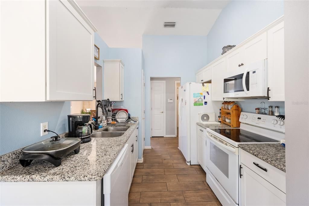 待售: $259,000 (3 贝兹, 2 浴室, 1470 平方英尺)