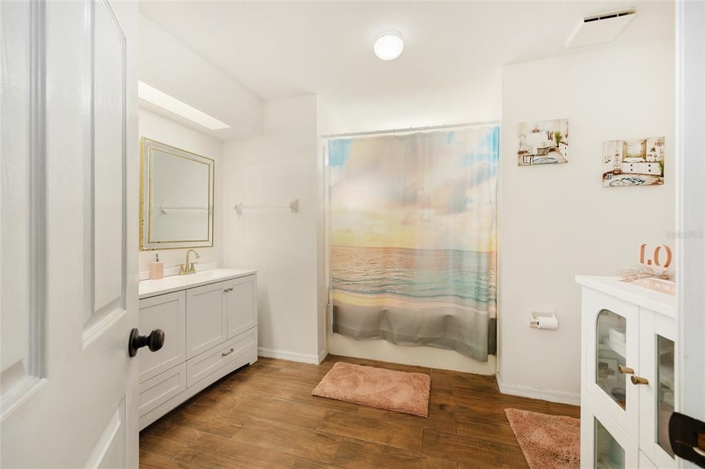 待售: $259,000 (3 贝兹, 2 浴室, 1470 平方英尺)