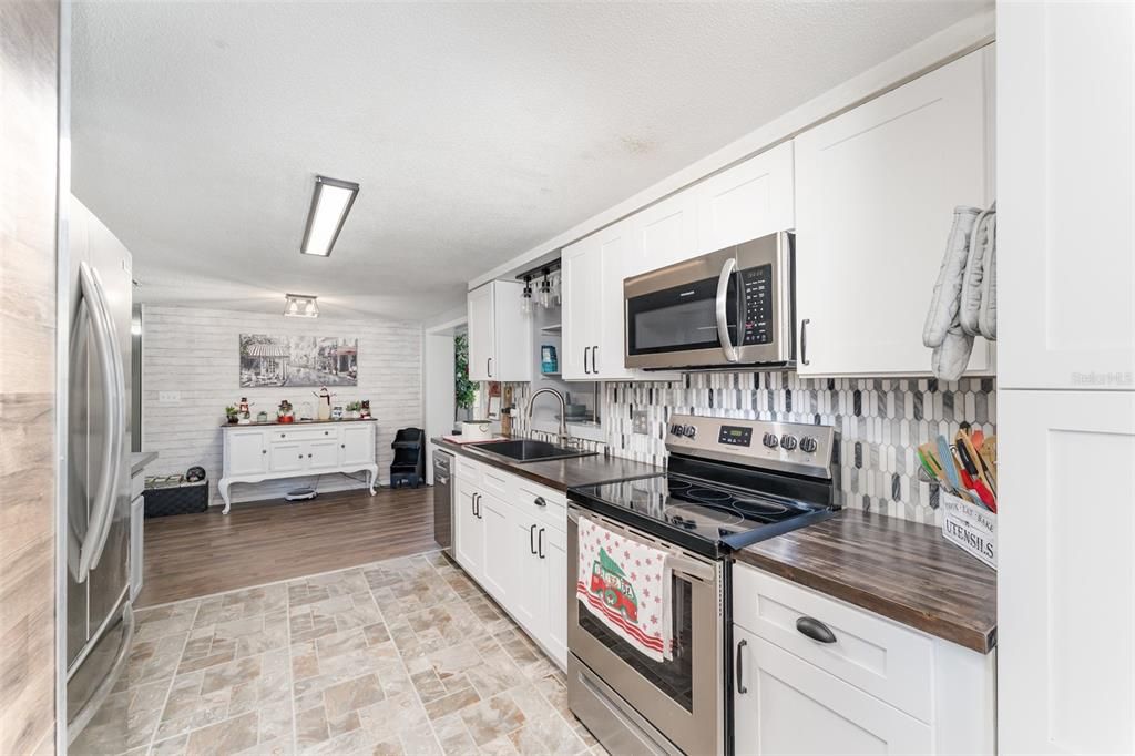 En Venta: $340,000 (3 camas, 2 baños, 1448 Pies cuadrados)