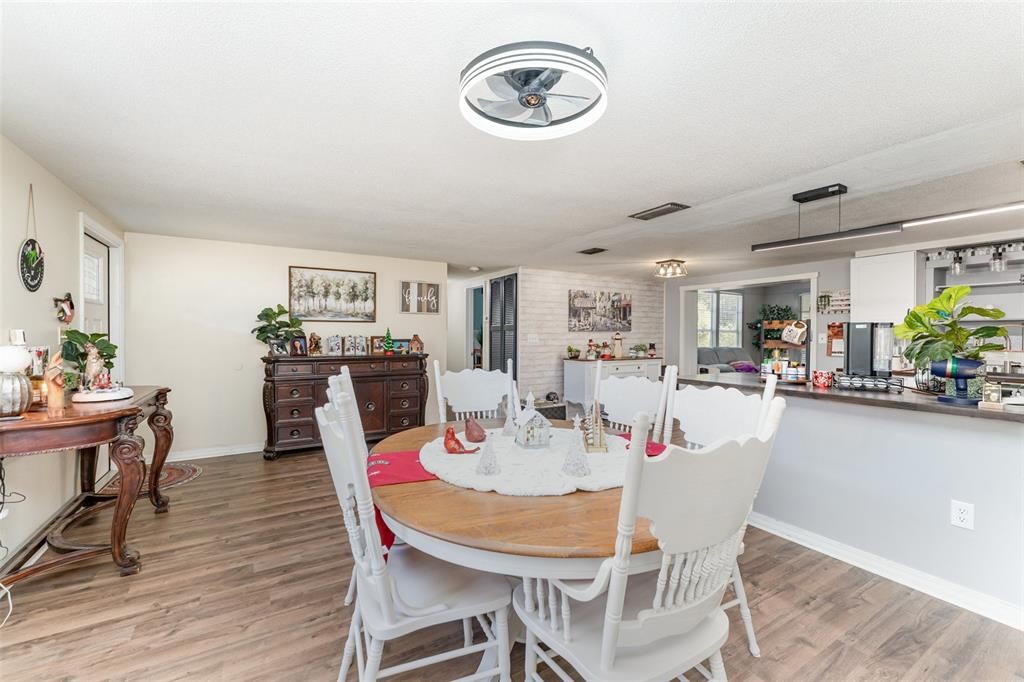 En Venta: $340,000 (3 camas, 2 baños, 1448 Pies cuadrados)