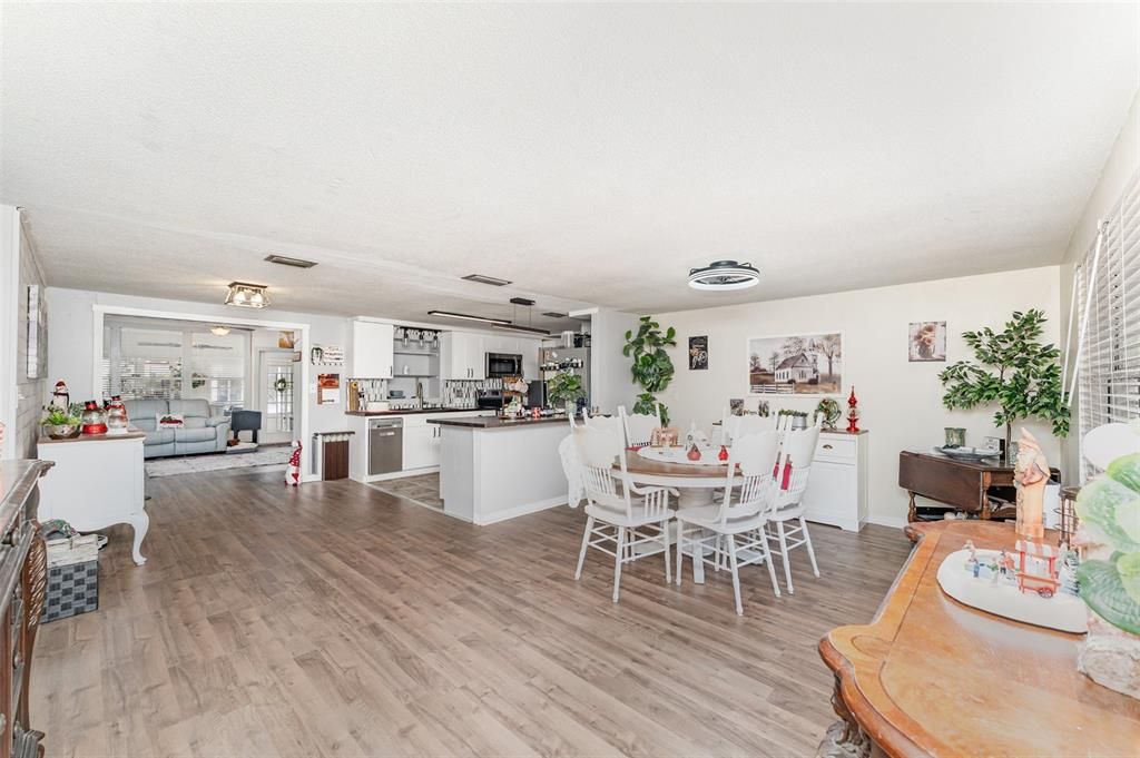 En Venta: $340,000 (3 camas, 2 baños, 1448 Pies cuadrados)