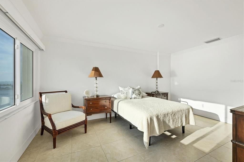 En Venta: $1,300,000 (2 camas, 2 baños, 1677 Pies cuadrados)