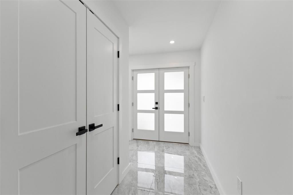 En Venta: $1,299,000 (3 camas, 2 baños, 2113 Pies cuadrados)