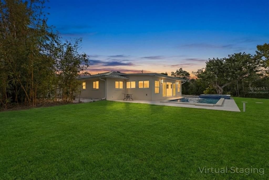 En Venta: $1,299,000 (3 camas, 2 baños, 2113 Pies cuadrados)