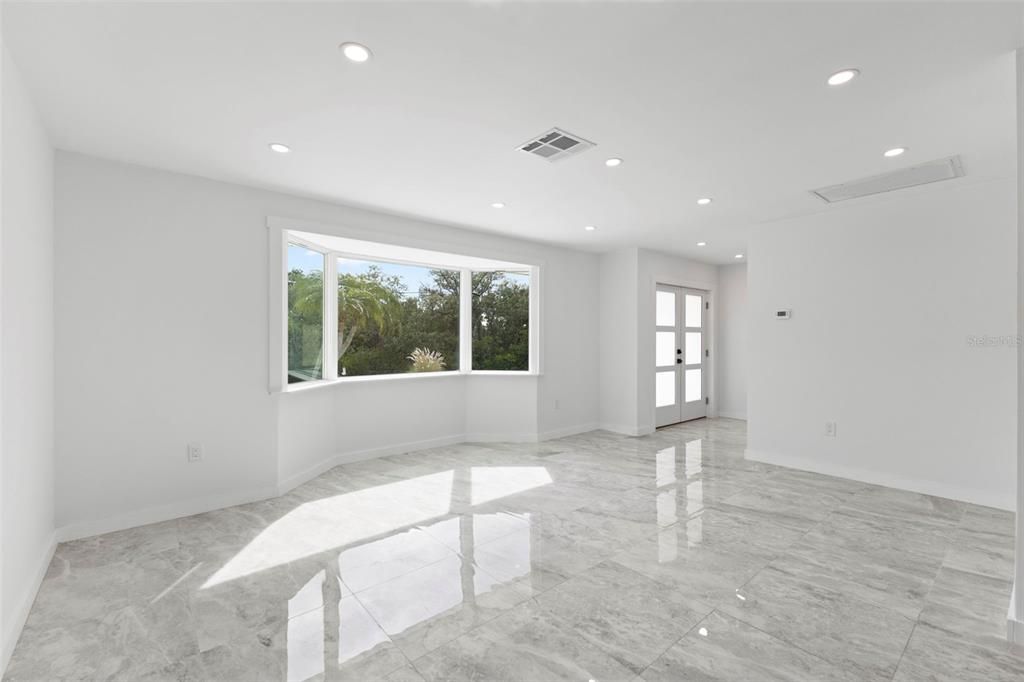 En Venta: $1,299,000 (3 camas, 2 baños, 2113 Pies cuadrados)