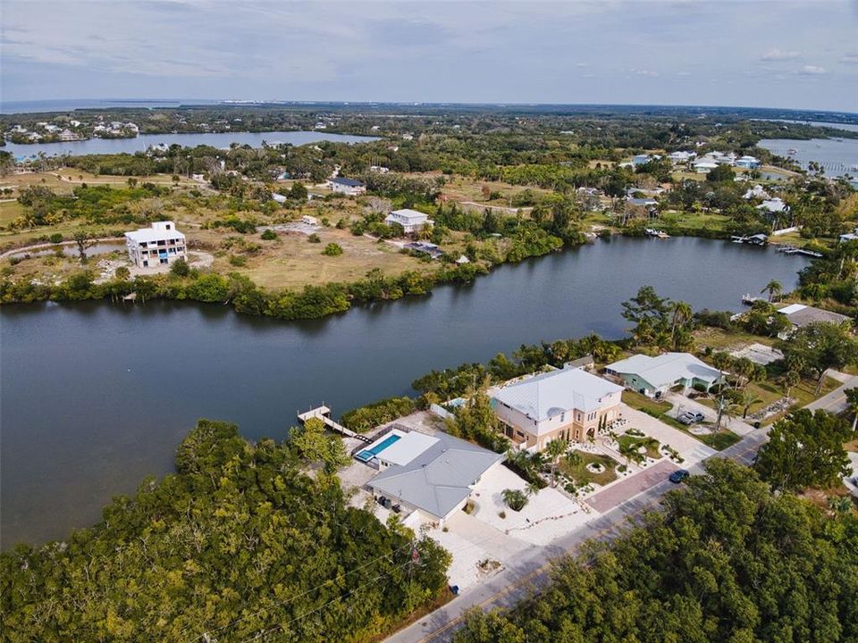 En Venta: $1,299,000 (3 camas, 2 baños, 2113 Pies cuadrados)