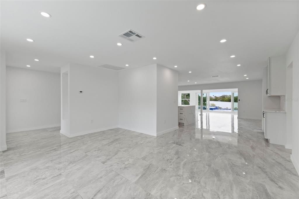 En Venta: $1,299,000 (3 camas, 2 baños, 2113 Pies cuadrados)