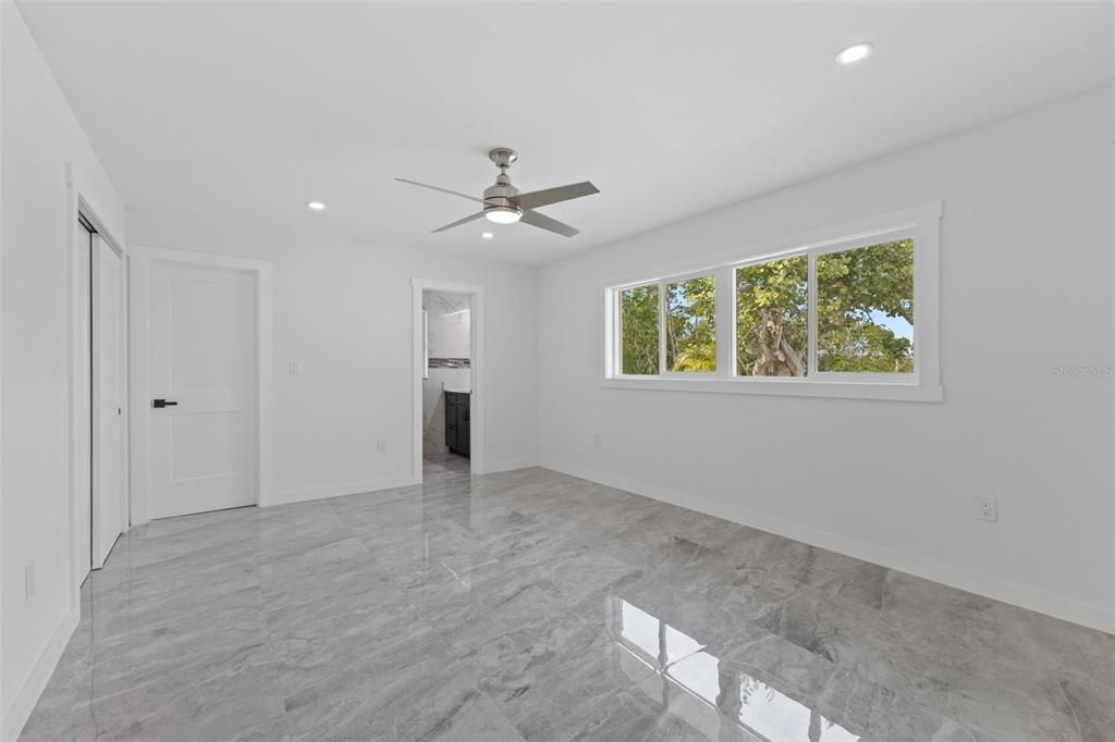 En Venta: $1,299,000 (3 camas, 2 baños, 2113 Pies cuadrados)