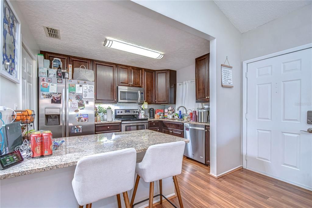 For Rent: $1,775 (2 beds, 1 baths, 752 Square Feet)