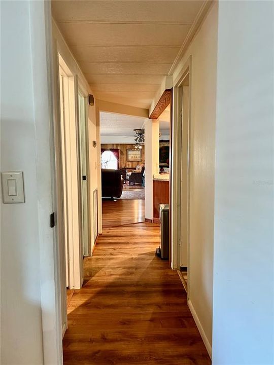 En Venta: $240,000 (2 camas, 2 baños, 1860 Pies cuadrados)