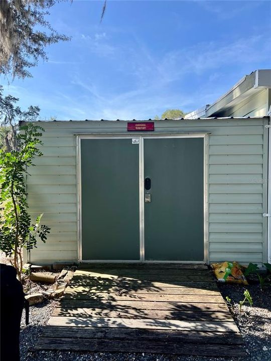 En Venta: $240,000 (2 camas, 2 baños, 1860 Pies cuadrados)