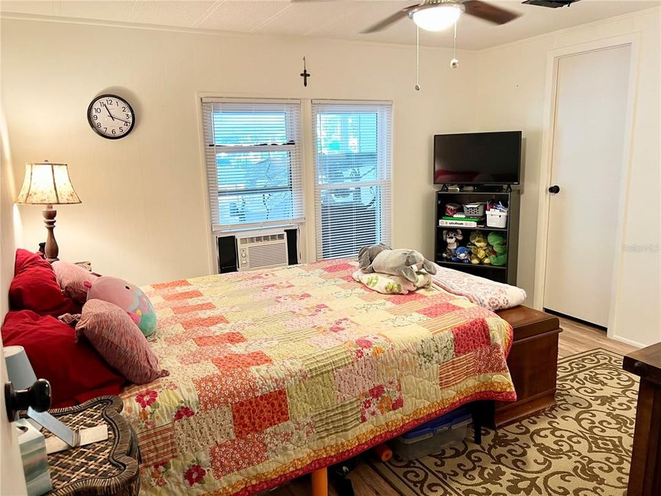 En Venta: $240,000 (2 camas, 2 baños, 1860 Pies cuadrados)