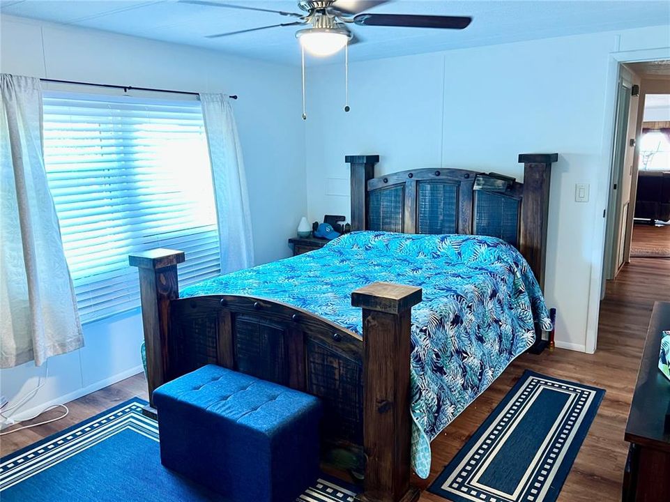 En Venta: $240,000 (2 camas, 2 baños, 1860 Pies cuadrados)