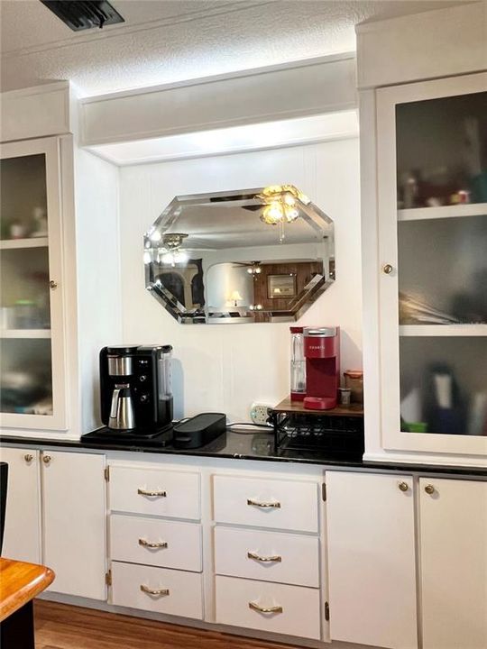 En Venta: $240,000 (2 camas, 2 baños, 1860 Pies cuadrados)