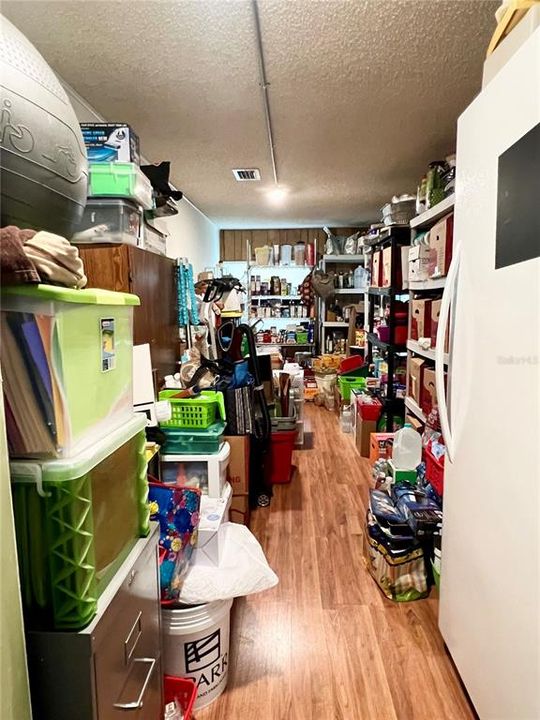 En Venta: $240,000 (2 camas, 2 baños, 1860 Pies cuadrados)