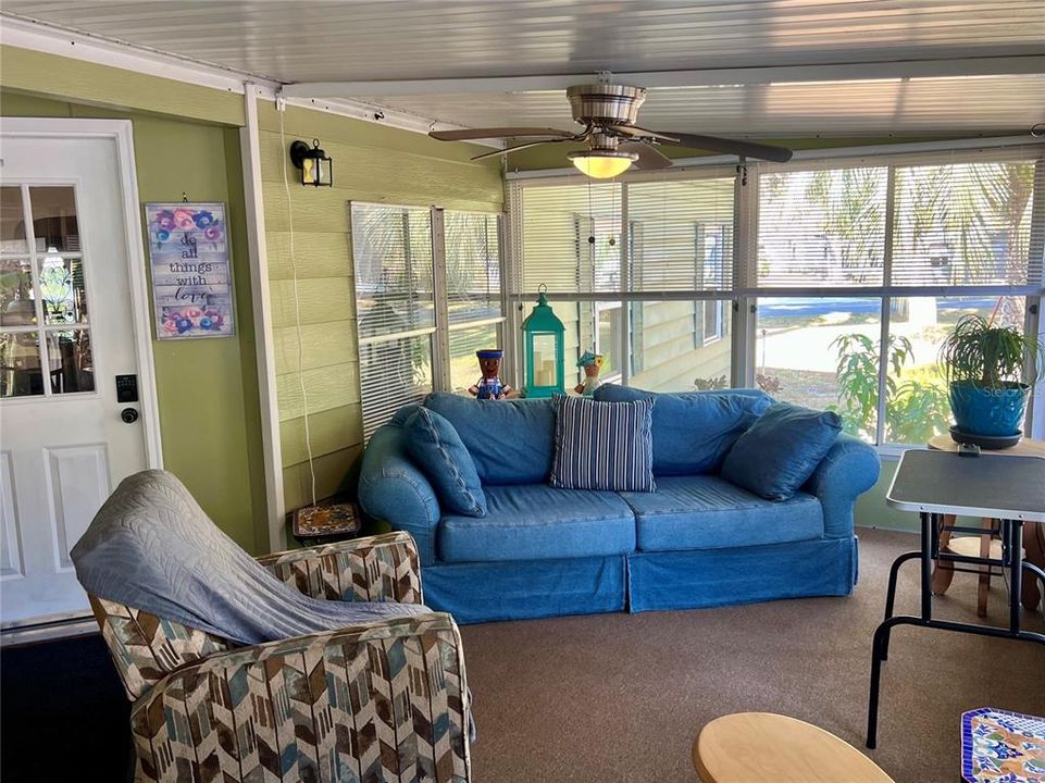 En Venta: $240,000 (2 camas, 2 baños, 1860 Pies cuadrados)