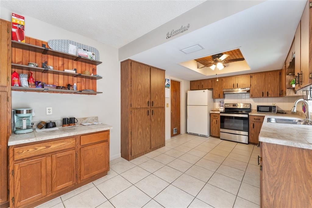 待售: $325,000 (2 贝兹, 2 浴室, 1249 平方英尺)